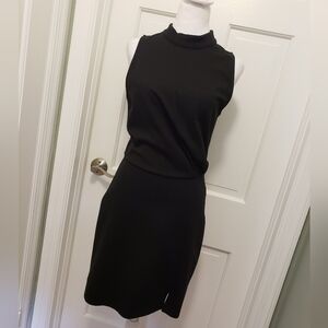 Evereve Black Sleeveless Mock Neck Sheath Dress